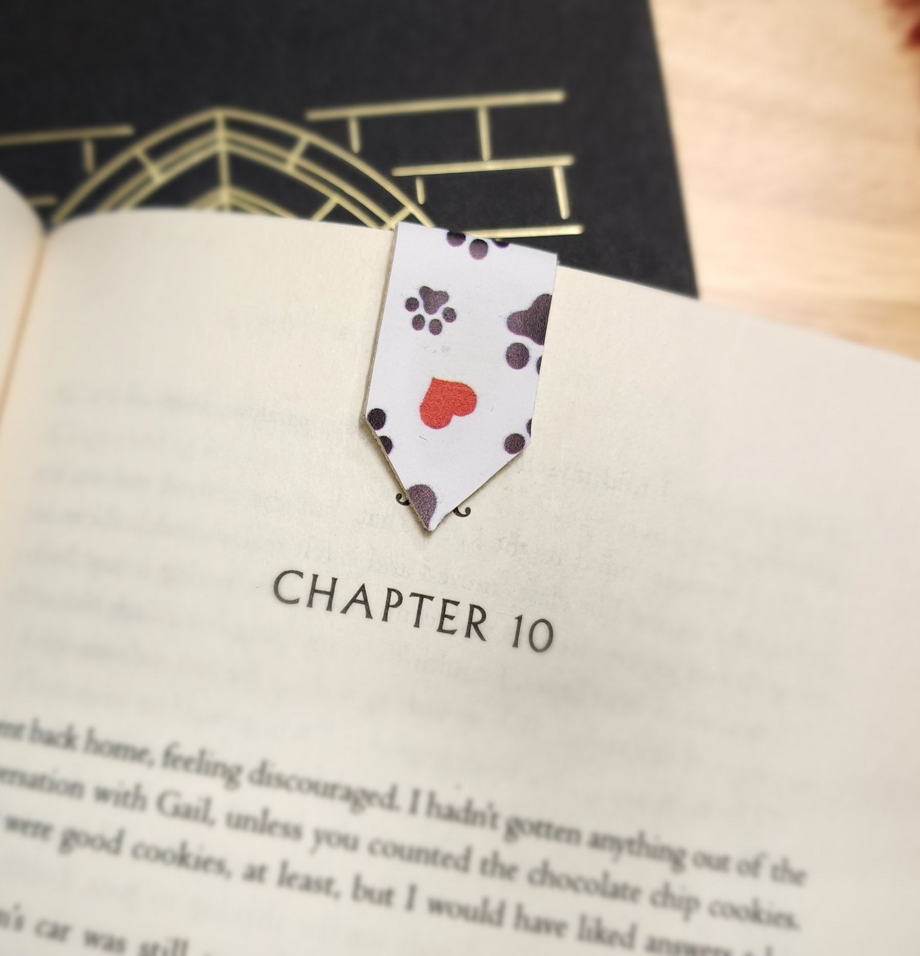 Magnetic Triangle Bookmarks - Dog Paw image